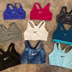 NINE NIKE SPORTSBRAS